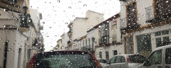 El jefe de la Policía local afirma que la lluvia ha caído de manera uniforme durante la noche, sin producir graves daños. // Ignacio Garrido