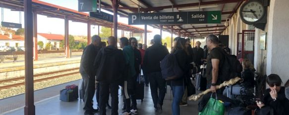 Renfe ha anunciado a los pasajeros del tren que viaja dirección Madrid que la llegada a destino se retrasará por 