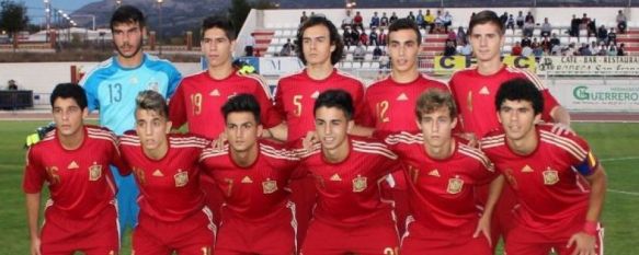 Aleñá, en la fila inferior con el brazalete de capitán, en los prolegómenos del España-Alemania Sub-17 celebrado en Ronda  // Manolo Guerrero 