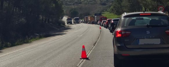 La reanudación de las obras de la A-397 provoca importantes retenciones en la circunvalación, La Junta de Andalucía ha retomado los trabajos coincidiendo con la regulación del tráfico en la zona centro por la remodelación de la avenida Virgen de la Paz , 12 Feb 2020 - 13:13