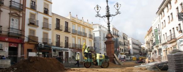 Las obras de peatonalización de Carmen Abela, a buen ritmo, El recinto ferial y el Calerín serán conectados a la red general de saneamiento dentro de las mejoras presentadas por la empresa concesionaria de las obras, 22 Nov 2011 - 18:45