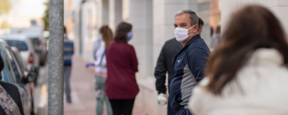 El Sindicato Médico vuelve a denunciar la falta de dispositivos de seguridad con que cuentan los sanitarios a día de hoy. // Pedro Chito 