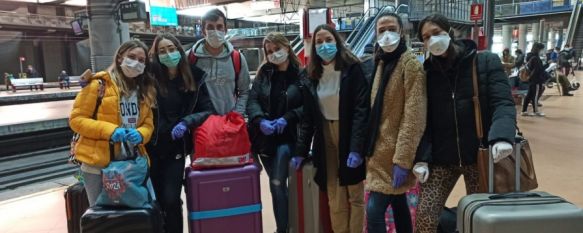 Seis alumnas de Enfermería de Ronda viajan a Madrid para combatir el coronavirus, Las estudiantes y un enfermero trabajarán en el Hospital Juan Carlos I de Móstoles para cubrir la escasez de profesionales que aqueja al centro sanitario, 01 Apr 2020 - 17:53