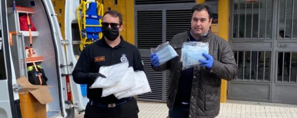 La asociación Alfaro realiza una donación de 2.000 mascarillas y 25 trajes de protección , Ha destinado 4.500 euros de su presupuesto anual para colaborar contra el coronavirus , 03 Apr 2020 - 19:21