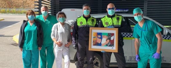 El detalle de una rondeña con los profesionales del Hospital Comarcal de la Serranía , Mª Jesús Aguilar les ha hecho llegar un trabajo elaborado con hama beads en el que un sanitario aparece rodeado de superhéroes , 05 Apr 2020 - 18:42