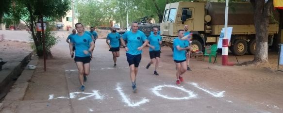 Los legionarios de Ronda organizan en Koulikoro una edición simbólica de los 101KM, Han recreado por relevos en la base Boubacar Sada Sy la prueba que debía celebrarse hoy en la Serranía, con homenaje incluido a Súper Paco , 09 May 2020 - 13:15