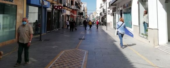 El uso de mascarilla, obligatorio en personas mayores de seis años desde este jueves, La Policía Local informará a los ciudadanos sobre la nueva norma, mientras que los voluntarios de Protección Civil repartirán estos elementos en zonas peatonales, 21 May 2020 - 12:04