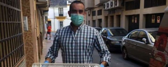 Javier Gil colabora estrechamente con el colectivo solidario desde que los efectos de la crisis del coronavirus hicieron mella en las familias más vulnerables. // Javier Gil