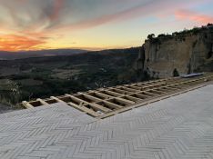 El sendero se ha construido a partir de piedra del Arroyo del Toro, con un pavimento en forma de espiga. // Sergio Valadez