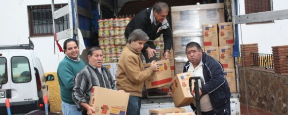 Bienestar Social repartirá en las próximas semanas 20.000 kilos de alimentos, Se trata de alimentos no perecederos que recibirán familias en situación de necesidad en La Uva, Padre Jesús y La Dehesa, 02 Dec 2011 - 16:47