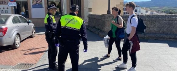 La Policía Local informará sobre el uso obligatorio de mascarilla los primeros días de aplicación, Durante el fin de semana se han ejecutado sanciones por exceso de ruido en domicilios y a jóvenes por consumo de alcohol en la vía pública, 13 Jul 2020 - 12:53