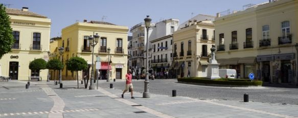 Desde hoy el uso de mascarillas en lugares abiertos al público es obligatorio a pesar de que se mantenga la distancia de seguridad (Foto de archivo). // Juan Velasco