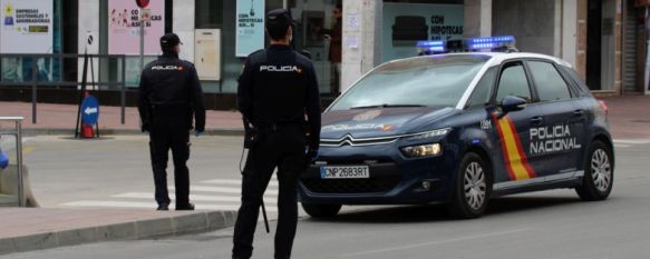 Los agentes hallaron cantidad de estupefacientes en el garaje donde el investigado fue identificado. // CharryTV