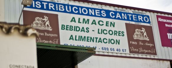 Almacén de Distribuciones Cantero, en el polígono El Fuerte.  // Pedro Chito