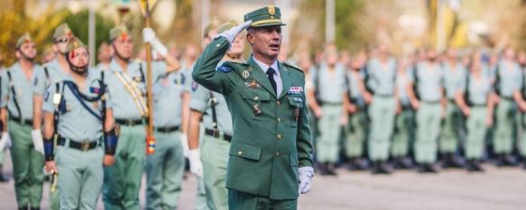 El coronel García-Almenta, en el transcurso de un acto en el Patio de Armas del Acuartelamiento de La Legión en Ronda // Pedro Chito 