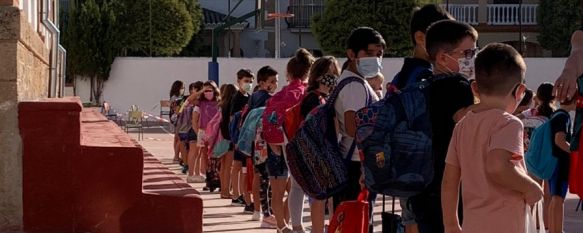 Un total de 2.786 alumnos de Infantil y Primaria inician el curso escolar, Los centros cuentan con coordinadores formados para gestionar la aparición de posibles contagios, aunque los docentes lamentan la escasa contratación de personal, 10 Sep 2020 - 19:49