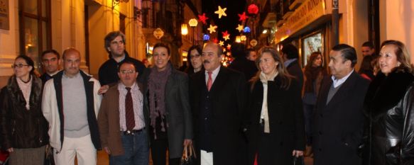 El pasado miércoles tuvo lugar el encendido del alumbrado navideño, Además de la zona centro, las distintas barriadas también tendrán un detalle luminoso para estas fiestas, 09 Dec 2011 - 17:07