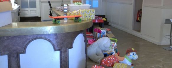 Solidarios en Ronda repartirá más de un centenar de juguetes a niños vulnerables, Los regalos han sido donados por la Guardería Gorgoritos y por varios vecinos de la ciudad y serán entregados este miércoles en el Pub Logardo’s, 21 Dec 2020 - 18:22