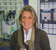 Pilar Serratosa regenta la administración número 3, situada en calle Espinel. // CharryTV