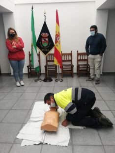 Uno de los agentes de la Policía Local de Benaoján durante la formación. // David Bohórquez