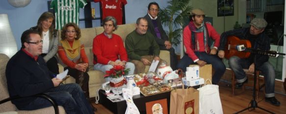 La Campaña de Navidad permite recaudar más de 5.000 euros para los más necesitados, Se ha desarrollado durante dos días en Canal Charry y ha contado con la colaboración de numerosos particulares y empresas, 21 Dec 2011 - 16:38