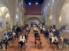 Durante el acto, que se desarrolló en el Convento de Santo Domingo, el primer teniente de alcalde, Jesús Vázquez, se comprometió a gestionar en la ciudad un espacio con parte de la obra de Aguilar para el disfrute de los rondeños. // Ayuntamiento de Ronda