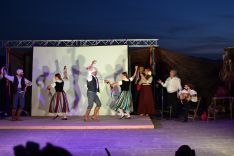Los bailaores de la asociación folklórico-cultural Abul-Beka de Ronda protagonizaron parte del acto con sus bailes tradicionales. // Ayuntamiento de Ronda