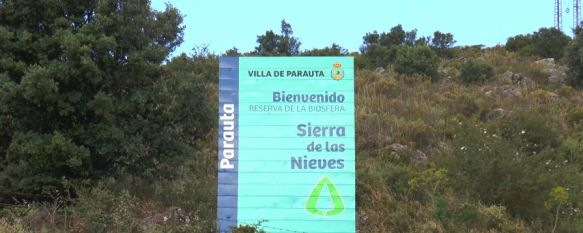 Cartel de bienvenida en la Sierra de las Nieves en el término muncipal de Parauta // CharryTV