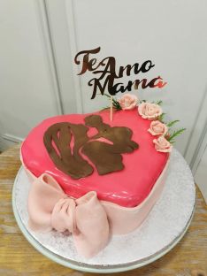 Las tartas de chocolate modelable personalizadas son la especialidad de Zamudio. // Sueños de mi marquesita