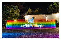 Monumento junto a la plaza de toros // CharryTV