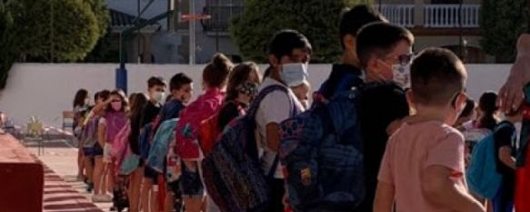 Las mascarillas han protagonizado este pasado curso académico al ser obligatoria también para los mayopres de 6 años // Santiago Jurado