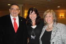 Juan Harillo, Pilar González e Isabel María Barriga. // CharryTV