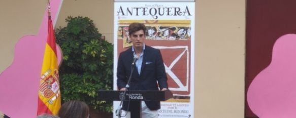 Javier Orozco durante la presentación de la Goyesca de Antequera en el Convento de Santo Domingo de Ronda el pasado mes de julio // CharryTV