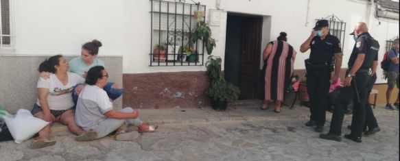 El desahucio se ha producido en el número 5 de la calle Albahaca.  // P. González