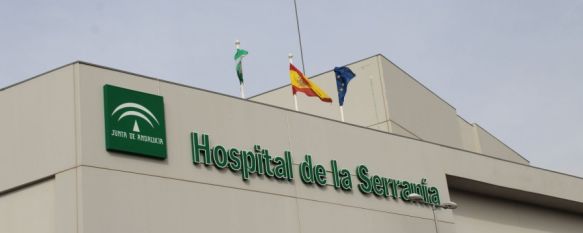 A día de hoy tres pacientes con COVID-19 permanecen ingresados en el Hospital Comarcal, dos de ellos en la UCI. // CharryTV