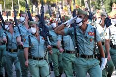 Los legionarios volvieron a formar con mascarillas.  // Manolo Guerrero