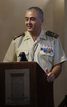 El general Antonio Esteban, durante su intervención // Juan Velasco