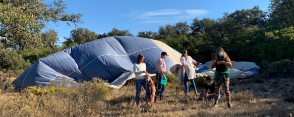 Una concejala de Arriate se estrella con un globo en Navetas en un vuelo sin permisos , Personal militar rescató a los cinco ocupantes del campo de maniobras, en una zona de alto riesgo por la existencia de proyectiles sin explosionar, 19 Oct 2021 - 18:19