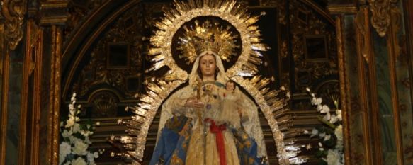 Todo preparado para el inicio de los cultos en honor a Nuestra Señora de La Paz, Multitud de fieles acuden cada año a la novena y misas de la Patrona de Ronda, 12 Jan 2012 - 19:06