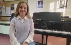 Natalia Ortega abandonó sus estudios de piano por la incapacidad de compaginarlos con el instituto. // CharryTV