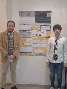 Marcos Naz es uno de los profesores del instituto rondeño que ha tutorizado la investigación del joven. // Marcos Naz