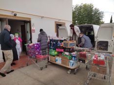 Las Hermanitas han recibido productos de higiene y alimentos no perecederos. // CharryTV