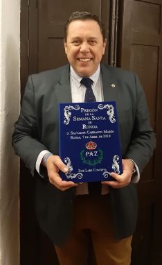 Carrasco fue pregonero de la Semana Santa de Ronda en 2019 (archivo) // Hermandad de la Paz 