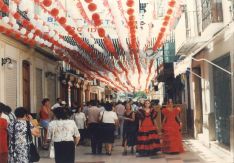 El Bar Maestro ya forma parte de la historia de Ronda por su gran arraigo entre los vecinos. La imagen fue tomada durante la Feria y Fiestas de Pedro Romero, en 1997. // Rafael Peña