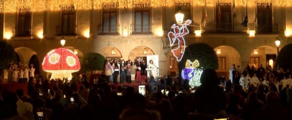 Ronda inauguró oficialmente la Navidad con el encendido del alumbrado en la Plaza de España el día 4 de diciembre // Juan Velasco