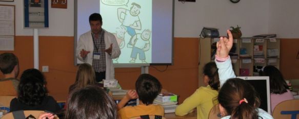 Realizan talleres de higiene postural en Cortes de la Frontera, El objetivo de esta iniciativa es que se adquieran conciencia de la importancia del cuidado de la espalda, 18 Jan 2012 - 21:01