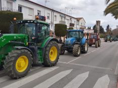 Algunos agricultores también participaron con sus tractores // Miguel Ángel Navarro Mamely