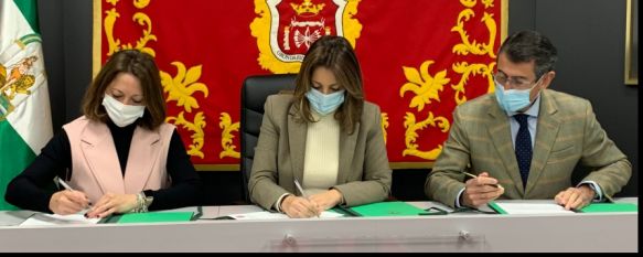 En el acto han estado presentes la delegada del Gobierno de la Junta de Andalucía en Málaga, Patricia Navarro y el delegado territorial de Agricultura, Ganadería y Pesca, Fernando Fernández Tapia-Ruano, así como la alcaldesa, María de la Paz Fernández // Ayuntamiento de Ronda