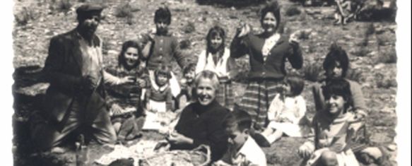 La familia de José Ferrete en 1960 durante el Día de la Vieja // Malagapedia