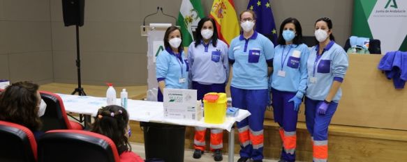 La obligatoriedad de llevar mascarillas en interiores podría quedar sin efecto en los próximos días. // AGSS